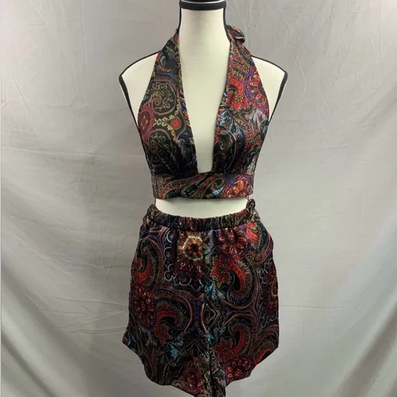 Boho Print Tie Backless Halter Top & Shorts - Picture 2 of 4